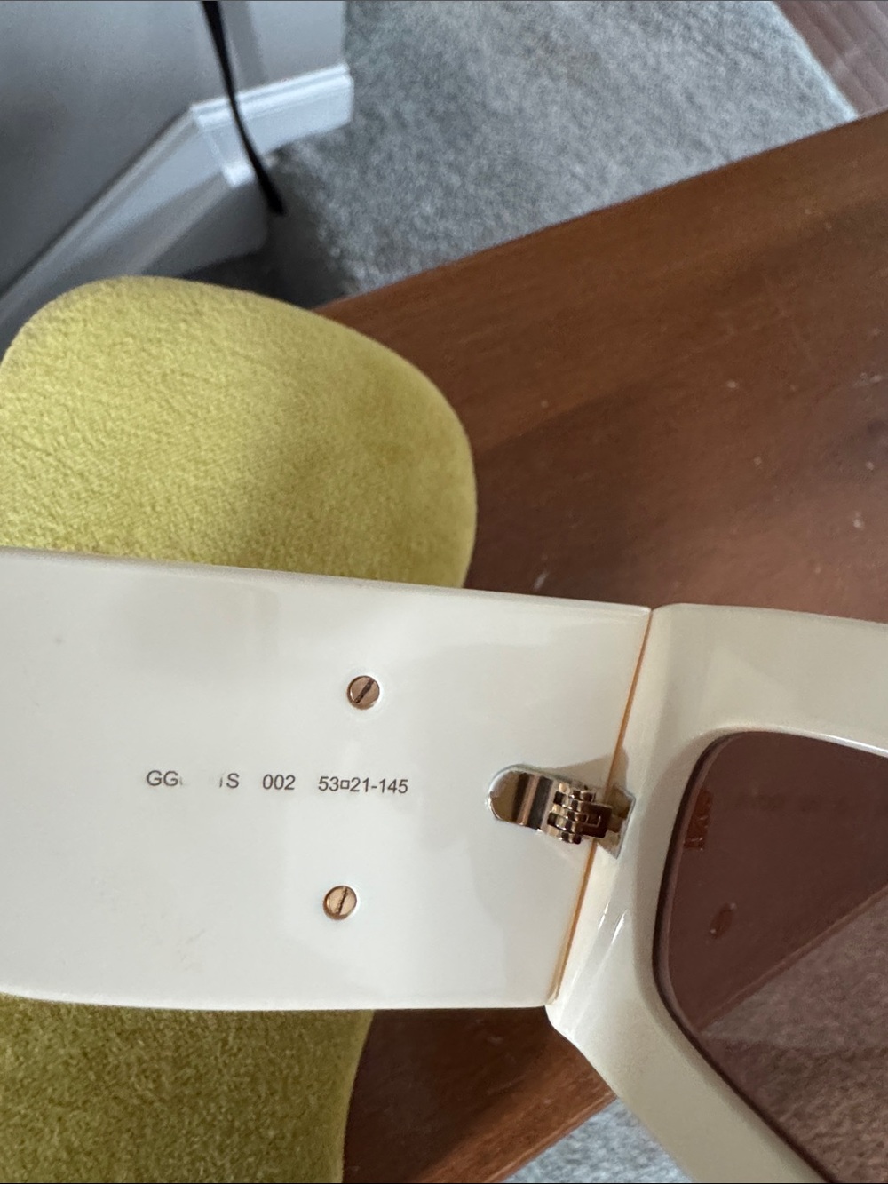Authentic Gucci Cream Sunglasses with Gold Double-G Accents - Picture 9 of 17